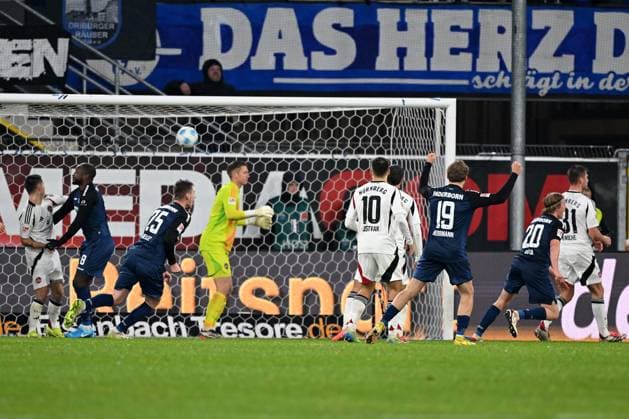 Paderborn, Home Deluxe Arena, 22.11.24, GER, Herren, 2.Bundesliga, Saison 2024-2025, SC Paderborn 07 - 1.FC Nuernberg Bild: Calvin BRACKELMANN (Paderborn) macht das Tor zum 3:2 Only for editorial use! DFL regulations prohibit any use of photographs as image sequences and or quasi-video. NRW Deutschland