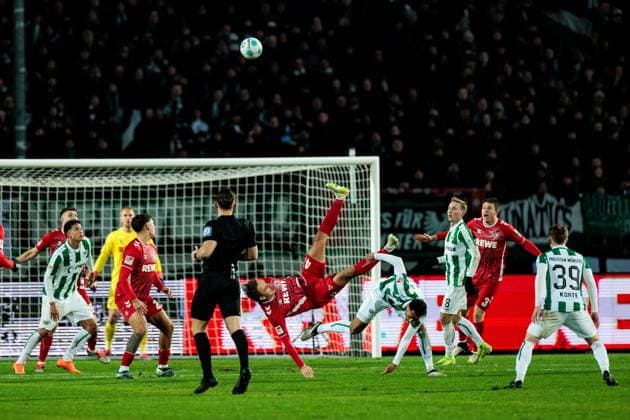 Sport Themen der Woche KW47 Sport Bilder des Tages 2. Fussball Bundesliga, Preußen Münster - 1. FC Köln; 22.11.2024 Zweikampf Mathias Olesen (1. FC Köln, 47), Etienne Amenyido (Preußen Münster, 30) 2. Fussball Bundesliga, Preußen Münster - 1. FC Köln, Münster, Preussenstadion am 22.11.2024 DFL REGULATIONS PROHIBIT ANY USE OF PHOTOGRAPHS AS IMAGE SEQUENCES AND OR QUASI-VIDEO. *** 2 Soccer Bundesliga, Preußen Münster 1 FC Köln 22 11 2024 duel Mathias Olesen 1 FC Köln, 47 , Etienne Amenyido Preußen Münster, 30 2 Soccer Bundesliga, Preußen Münster 1 FC Köln, Münster, Preussenstadion am 22 11 2024 DFL REGULATIONS PROHIBIT ANY USE OF PHOTOGRAPHS AS IMAGE SEQUENCES AND OR QUASI VIDEO Copyright: xBEAUTIFULxSPORTS Wunderlx