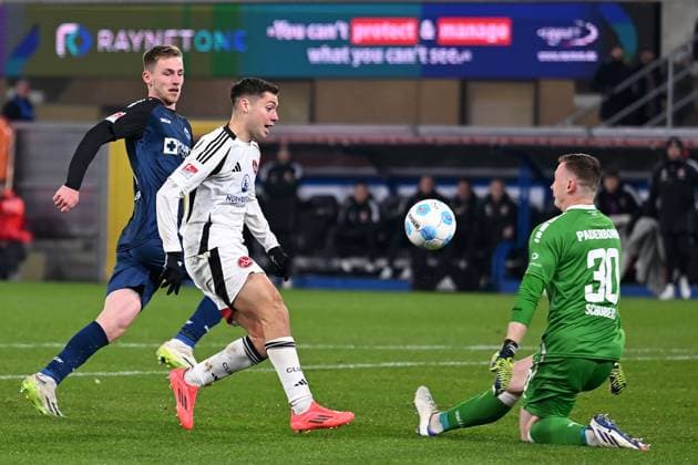Paderborn, Home Deluxe Arena, 22.11.24, GER, Herren, 2.Bundesliga, Saison 2024-2025, SC Paderborn 07 - 1.FC Nuernberg Bild: Stefanos TZIMAS (Nuernberg) macht das Tor zum 1:2 Only for editorial use! DFL regulations prohibit any use of photographs as image sequences and or quasi-video. NRW Deutschland