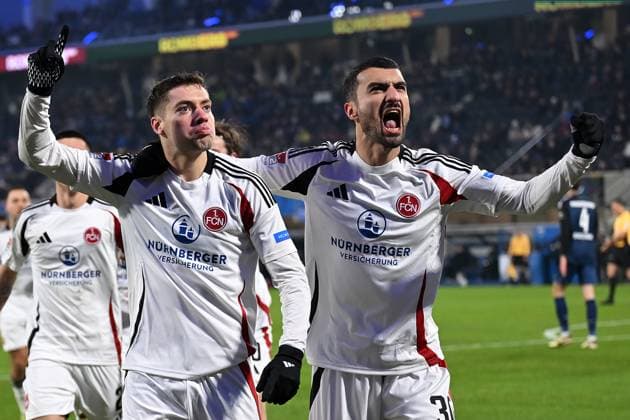 Paderborn, Home Deluxe Arena, 22.11.24, GER, Herren, 2.Bundesliga, Saison 2024-2025, SC Paderborn 07 - 1.FC Nuernberg Bild: Stefanos TZIMAS (Nuernberg) jubelt nach seinem Tor zum 1:2 Only for editorial use! DFL regulations prohibit any use of photographs as image sequences and or quasi-video. NRW Deutschland