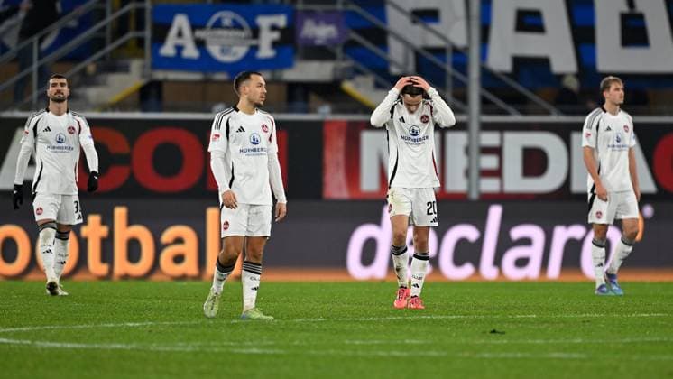Paderborn, Home Deluxe Arena, 22.11.24, GER, Herren, 2.Bundesliga, Saison 2024-2025, SC Paderborn 07 - 1.FC Nuernberg Bild: v.li. Julian JUSTVAN (Nuernberg) und Caspar JANDER (Nuernberg) unzufrieden nach dem Tor zum 3:2 Only for editorial use! DFL regulations prohibit any use of photographs as image sequences and or quasi-video. NRW Deutschland