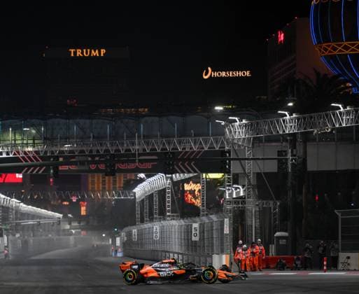 November 22, 2024, Las Vegas, Nevada, USA: LANDO NORRIS appeared dissatisfied with the pace of his McLaren around the Las Vegas circuit as the slippery track surface left him struggling to find consistent speed during the Formula One opening practice session of the Las Vegas Grand Prix. Las Vegas USA - ZUMAo117 20241122_zsp_o117_007 Copyright: xMikaelxOnax