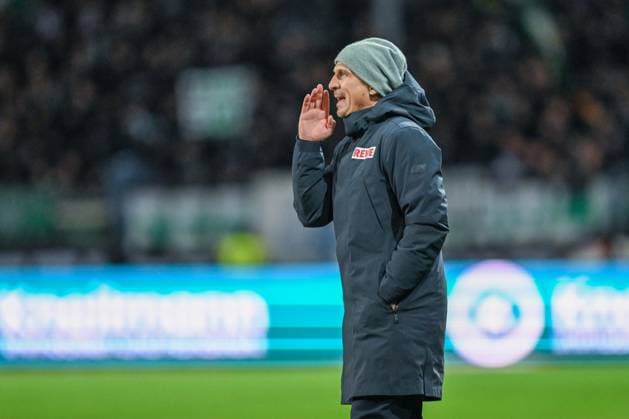 2. Bundesliga - SC Preußen Münster - 1. FC Köln am 22.11.2024 im Preußenstadion in Münster Trainer Gerhard Struber (Koeln) gibt Anweisungen.
