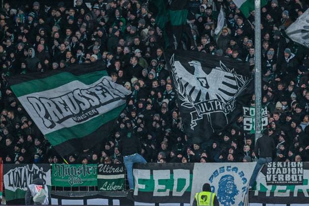 2. Bundesliga - SC Preußen Münster - 1. FC Köln am 22.11.2024 im Preußenstadion in Münster Fans des SC Preußen Münster