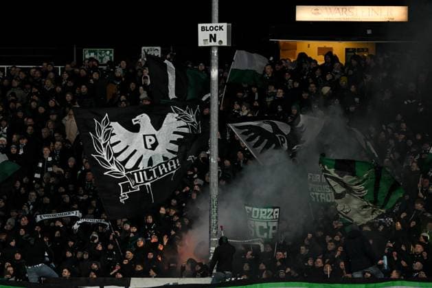 2. Bundesliga - SC Preußen Münster - 1. FC Köln am 22.11.2024 im Preußenstadion in Münster Fans des SC Preußen Münster