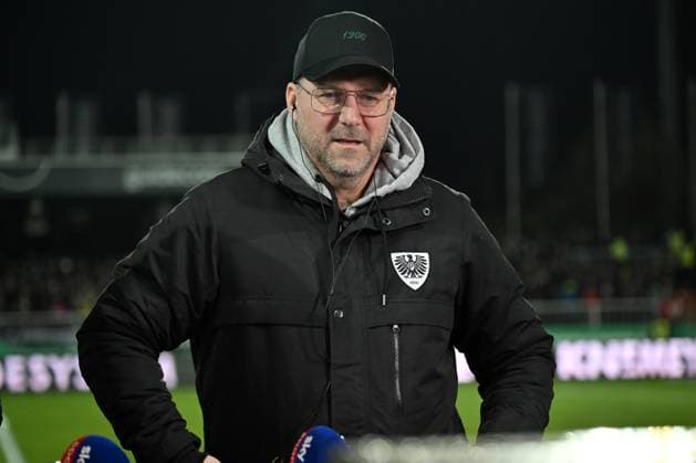Trainer Sascha Hildmann (Preußen Münster) 22.11.2024, Fussball 2. Bundesliga, 13. Spieltag, Saison 2024 2025 Preußen Münster - 1. FC Köln 0:1 Muenster Preussenstadion Nordrhein Westfalen Deutschland