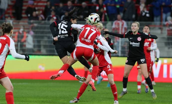 Remina Chiba, Judith Steinert, Marie Becker Zweikampf Spielszene Aktion Fußball Fussball Frauen Damen DFB Pokal Achtelfinale Saison 2024 2025 22.11.2024 1.FC Union Berlin vs. SG Eintracht Frankfurt SGE DFL regulations prohibit any use of photographs as image sequences and or quasi-video