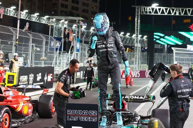 Winner des Qualifying, Poleposition, George Russell (Mercedes-AMG), Grosser Preis von Las Vegas, Motorsport, Herren, Formel 1, Qualifying, 22.11.2024 Las Vegas Nevada USA