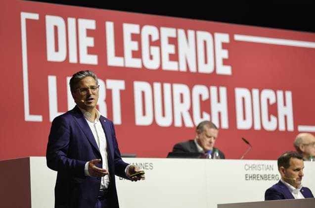 Sport Bilder des Tages 23.11.2024 - Fussball - Saison 2024 2025 - 2. Fussball - Bundesliga - Mitgliederversammlung Jahreshauptversammlung JHV 2024 - Sportfoto Zink DaMa - xdaxmax - Stefan Heim ( Vorstand Finanzen für Rechnungswesen Controlling und Finanzbuchhaltung 1. FC Nürnberg FCN ) spricht zu Mitgliedern