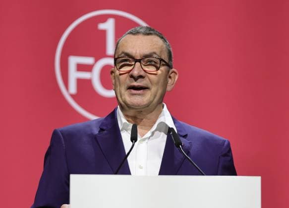 23.11.2024 - Fussball - Saison 2024 2025 - 2. Fussball - Bundesliga - Mitgliederversammlung Jahreshauptversammlung JHV 2024 - Sportfoto Zink DaMa - xdaxmax - Peter Meier (Aufsichtsvorsitzender 1. FC Nürnberg FCN ) spricht zu Mitgliedern