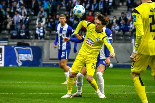 23.11.2024, xlakx, Fussball - 2.Bundesliga, Hertha BSC Berlin - SSV Ulm 1846 emspor, v.l. Max Brandt (SSV Ulm 1846 23),Michael Cuisance (Hertha BSC 27),Zweikampf, Duell, Kampf, tackle (DFL DFB REGULATIONS PROHIBIT ANY USE OF PHOTOGRAPHS as IMAGE SEQUENCES and or QUASI-VIDEO) Daniel Lakomski Jan Huebner Berlin