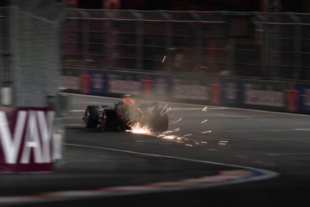 Mexican Formula One driver Sergio Pérez of Red Bull Racing in action during qualifying for the Formula One Las Vegas Grand Prix at the Las Vegas Strip Circuit in Las Vegas on Friday, November 22, 2024.  LAV2024112250 GREGxNASH