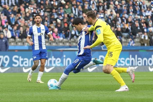 23.11.2024, xtgx, Fussball 2. Bundesliga, Hertha BSC Berlin - SSV Ulm 1846 emspor, v.l. Ibrahim Maza (Hertha, 10) schiesst Tor, schießt, Torschuetze, erzielt Tor, Treffer, scores the goal 1:0 (DFL DFB REGULATIONS PROHIBIT ANY USE OF PHOTOGRAPHS as IMAGE SEQUENCES and or QUASI-VIDEO) Berlin