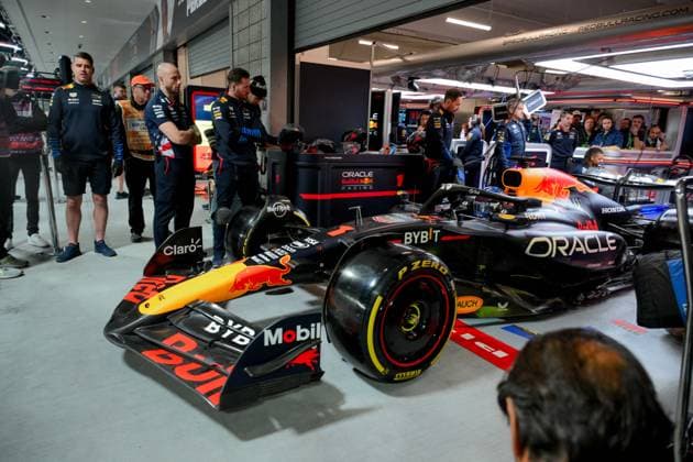 November 23, 2024, Las Vegas, Nevada, USA: 1 MAX VERSTAPPEN Oracle Red Bull Racing about to get on the track during the Formula One Qualifying of the Las Vegas Grand Prix. Las Vegas USA - ZUMAo117 20241123_zsp_o117_010 Copyright: xMikaelxOnax