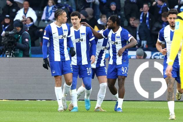 DEU, DFL, 2. FBL, Hertha BSC vs. SSV Ulm, 23.11.2024, Berliner Olympiastadion, Berlin, DEU, DFL, 2. FBL, Hertha BSC vs. SSV Ulm, im Bild 2:1 durch Derry Scherhant (Hertha BSC Berlin 39).Ibrahim Maza (Hertha BSC Berlin 10), Deyovaisio Zeefuik (Hertha BSC Berlin 42) DFL - regulations prohibit any use of Photographs as image sequences and or quasi-video Foto: Juergen Engler nordphoto GmbH