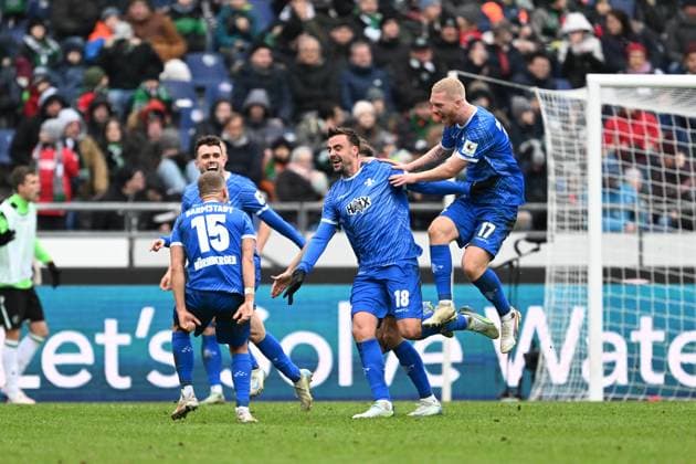 2. Bundesliga - Hannover 06 - SV Darmstadt 98 am 23.11.2024 in der HDI Arena in Hannover Jubel, Torjubel, Torschuetze, Torschütze Philipp Förster Foerster (Darmstadt) jubelt nach seinem Tor zum 0:1.