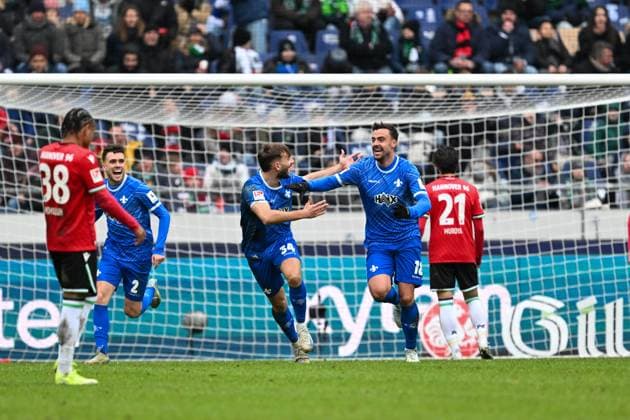 2. Bundesliga - Hannover 06 - SV Darmstadt 98 am 23.11.2024 in der HDI Arena in Hannover Jubel, Torjubel, Torschuetze, Torschütze Philipp Förster Foerster (Darmstadt) jubelt nach seinem Tor zum 0:1.