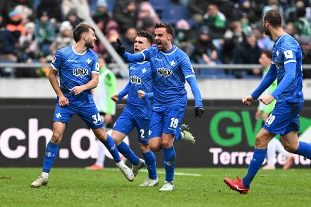2. Bundesliga - Hannover 06 - SV Darmstadt 98 am 23.11.2024 in der HDI Arena in Hannover Jubel, Torjubel, Torschuetze, Torschütze Philipp Förster Foerster (Darmstadt) jubelt nach seinem Tor zum 0:1.