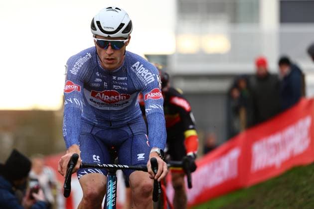Belgian Niels Vandeputte pictured in action during the men elite race at the CAPS Urban Cross Kortrijk cyclocross cycling event on in Kortrijk, the fourth stage (out of 7) in the Exact Cross 2024-2025 competition. DAVIDxPINTENS  x106150807x