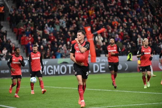 Bilder des Jahres 2024, Sport 11 November Sport Themen der Woche KW47 Baby Jubel Granit Xhaka (Bayer 04 Leverkusen) 23.11.2024, Fussball 1. Bundesliga, 11. Spieltag, Saison 2024 2025 Bayer 04 Leverkusen - 1. FC Heidenheim 5:2 Foto: Weis TEAM2 DFL regulations prohibit any use of photographs as image sequences and or quasi-video Leverkusen BayArena Nordrhein Westfalen Deutschland *** Baby Jubel Granit Xhaka Bayer 04 Leverkusen 23 11 2024, Fußball 1 Bundesliga, 11 Spieltag, Saison 2024 2025 Bayer 04 Leverkusen 1 FC Heidenheim 5 2 Foto Weis TEAM2 DFL regulations prohibit any use of photographs as image sequences and or quasi video Leverkusen BayArena Nordrhein Westfalen Germany Team2