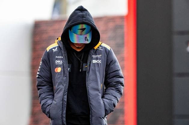 22nd November 2024; Las Vegas, Nevada, USA. F1 Las Vegas Grand Prix; Qualifying Day; Lando Norris (4) of United Kingdom and team McLaren F1 Team arrives to the paddock  ActionPlus12719415 BobxKupbens