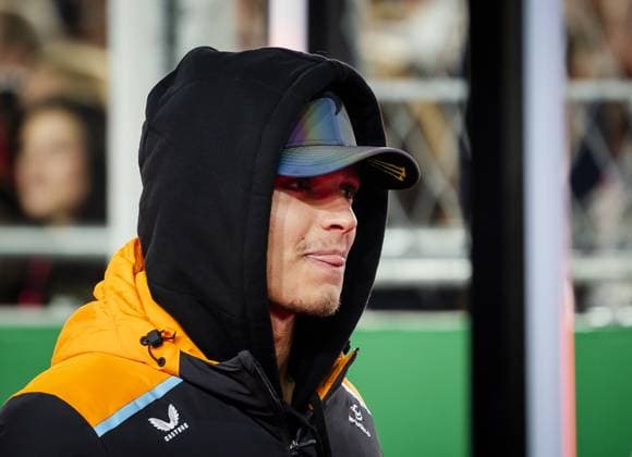 LAS VEGAS - Lando Norris (McLaren) during the drivers parade prior to the Las Vegas Grand Prix. ANP SEM VAN DER WAL xVIxANPxSportx xxANPxIVx 514138209 originalFilename: 514138209.jpg