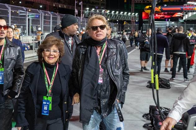 Sport Bilder des Tages Saenger Axl Rose von , Grosser Preis von Las Vegas, Motorsport, Herren, Formel 1, Rennen, 23.11.2024 Las Vegas Nevada USA