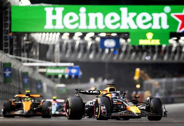 LAS VEGAS - Max Verstappen (Red Bull Racing) in action during the Las Vegas Grand Prix. ANP SEM VAN DER WAL xVIxANPxSportx xxANPxIVx 514142537 originalFilename: 514142537.jpg