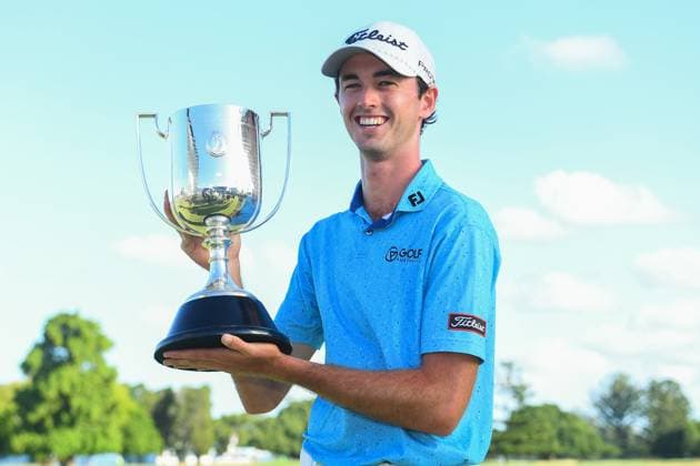 GOLF AUSTRALIAN PGA, Golf Herren Elvis Smylie of Australia celebrates winning the Australian PGA Championship at Royal Queensland Golf Club in Brisbane, Sunday, November 24, 2024. ( NO ARCHIVING, EDITORIAL USE ONLY, NO USE IN BOOKS WITHOUT CONSENT BRISBANE QUEENSLAND AUSTRALIA  Copyright: xJONOxSEARLEx 20241124127338081069