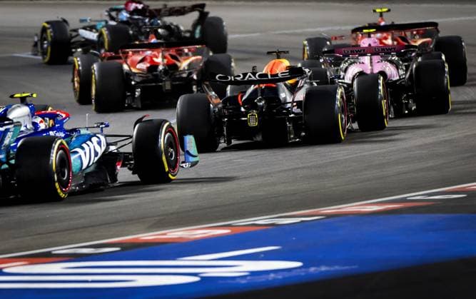 LAS VEGAS - Max Verstappen (Red Bull Racing) in action during the Las Vegas Grand Prix. ANP SEM VAN DER WAL xVIxANPxSportx xxANPxIVx 514144220 originalFilename: 514144220.jpg