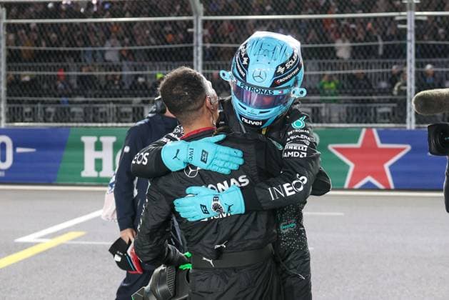 Winner, Sieger, George Russell (Mercedes-AMG), Grosser Preis von Las Vegas, Motorsport, Herren, Formel 1, Rennen, 23.11.2024 Las Vegas Nevada USA