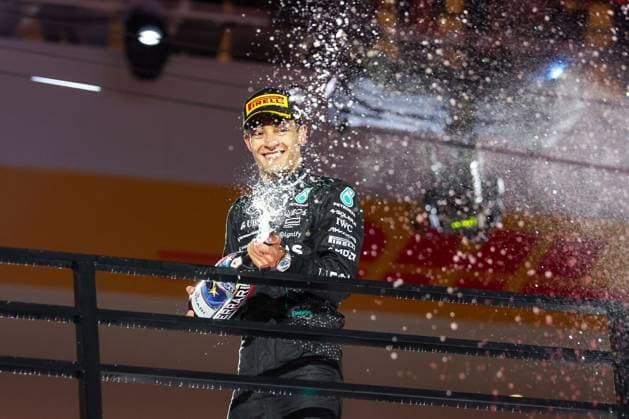 Sport Bilder des Tages Sektdusche, Winner, Sieger, George Russell (Mercedes-AMG), Grosser Preis von Las Vegas, Motorsport, Herren, Formel 1, Rennen, 23.11.2024 Las Vegas Nevada USA