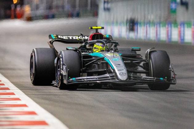 23rd November 2024; Las Vegas, Nevada, USA. F1 Las Vegas Grand Prix; Race Day; Lewis Hamilton (44) of United Kingdom and team Mercedes-AMG Petronas F1 Team down the home straight  ActionPlus12719543 BobxKupbens