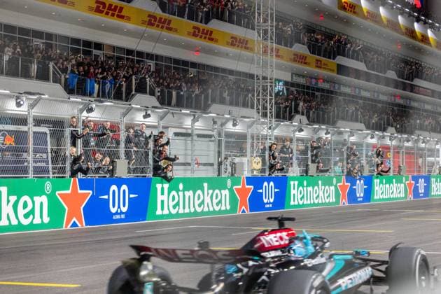 23rd November 2024; Las Vegas, Nevada, USA. F1 Las Vegas Grand Prix; Race Day; Team Mercedes celebrates as George Russell (63) of United Kingdom and team Mercedes-AMG Petronas F1 Team drives by  ActionPlus12719550 BobxKupbens