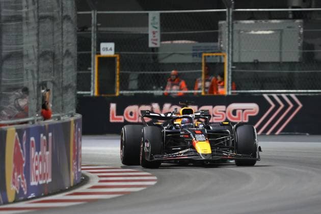 LAS VEGAS, NV - NOVEMBER 23: Max Verstappen (1) Oracle Red Bull Racing in action during the F1 Heineken Silver Las Vegas Grand Prix on Saturday, Nov. 23, 2024, at the Las Vegas Street Circuit in Las Vegas, Nevada. (Photo by Marc Sanchez Icon Sportswire) AUTO: NOV 23 F1 Heineken Silver Las Vegas Grand Prix EDITORIAL USE ONLY Icon14424112337141