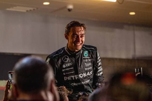 Das Mercedes Team feiert seinen Sieger George Russell (UK, Mercedes AMG Petronas F1 Team 63) USA, Formel 1 Weltmeisterschaft, Grand Prix von Las Vegas, Las Vegas Strip Circuit, 23.11.2024 USA, Formel 1 Weltmeisterschaft, Grand Prix von Las Vegas, Las Vegas Strip Circuit, 23.11.2024 Las Vegas Copyright: xEibner-Pressefoto ThomasxFuesslerx EP_TFR
