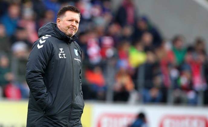 Christian Titz Trainer Magdeburg , 2.Bundesliga, Jahn Regensburg-1.FC Magdeburg , Fußball in den JahnStadion , Regensburg , Bayern, Deutschland . November 24, 2024 . Photo by: Davide Elias Ipa Photo Pressefoto DENL Copyright: xDavidexEliasx