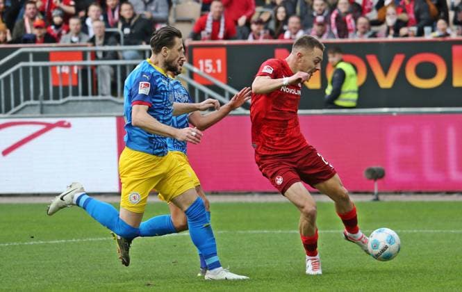 24.11.2024, xmohx, Fussball 2.Bundesliga, 1.FC Kaiserslautern - Eintracht Braunschweig emspor, v.l. Kaiserslautern erzielt durch Filip Kaloc das 1-0 (DFL DFB REGULATIONS PROHIBIT ANY USE OF PHOTOGRAPHS as IMAGE SEQUENCES and or QUASI-VIDEO) Kaiserslautern