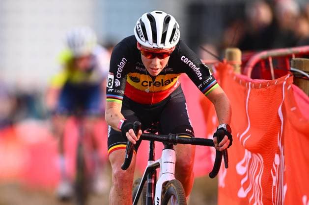 UCI Cyclocross World Cup Antwerpen 2024 ANTWERPEN, BELGIUM - NOVEMBER 24 : Cant Sanne (BEL) of Crelan - Corendon in action during the 1st leg of the UCI Cyclocross World Cup series 2024-2025 in Antwerpen, Belgium, 24 11 2024 Antwerpen Belgium  Copyright: x Creator x
