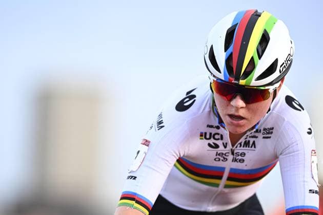 Dutch Fem Van Empel pictured in action during the women s elite race of the World Cup cyclocross cycling event in Antwerp on Sunday 24 December 2023, the first stage (out of 12) of the UCI World Cup competition. JASPERxJACOBS  x106274801x