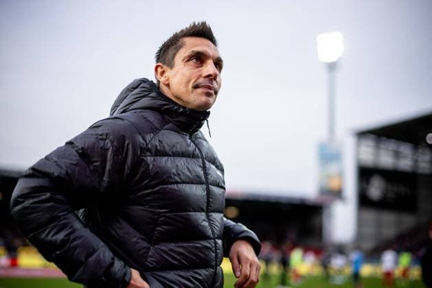 Kiel, 24. November 2024 - Fußball, 1. Bundesliga 2024 25, Holstein Kiel - 1. FSV Mainz 05: Marcel Rapp (Holstein Kiel, Trainer) DFL REGULATIONS PROHIBIT ANY USE OF PHOTOGRAPHS AS IMAGE SEQUENCES AND OR QUASI-VIDEO.