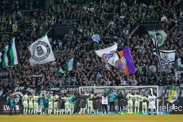 Sport Bilder des Tages . Die Spieler von Borussia Moenchengladbach Schlussjubel, jubeln nach dem 2:0 Sieg waehrend des Spiels der 1. Bundesliga zwischen Borussia Mönchengladbach und FC St. Pauli 1910, Stadion im Borussia-Park am 24. November 2024 in Mönchengladbach, Deutschland. (Foto von Mario Hommes DeFodi Images) +++ . The players of Borussia Moenchengladbach celebrate after winning during the Bundesliga match between Borussia Mönchengladbach and FC St. Pauli 1910 at Stadium in Borussia-Park on November 24, 2024 in Mönchengladbach, Germany. (Photo by Mario Hommes DeFodi Images) DFL regulations prohibit any use of photographs as image sequences and or quasi-video. Defodi-542_BMGFCP20241124_082