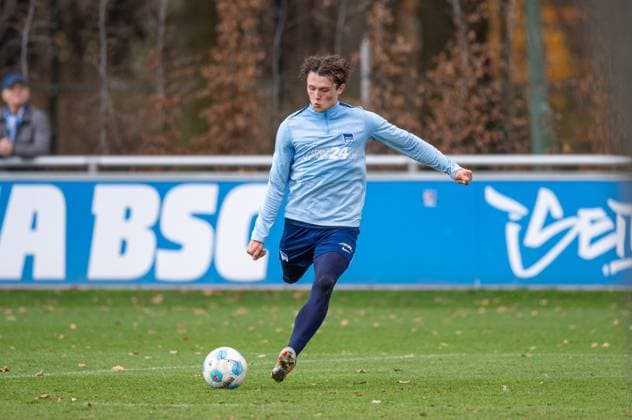 Fussball, Herren, Saison 2024 25, 2. Bundesliga, Hertha BSC, Training, Fabian Reese (Hertha BSC), 25.11. 2024,