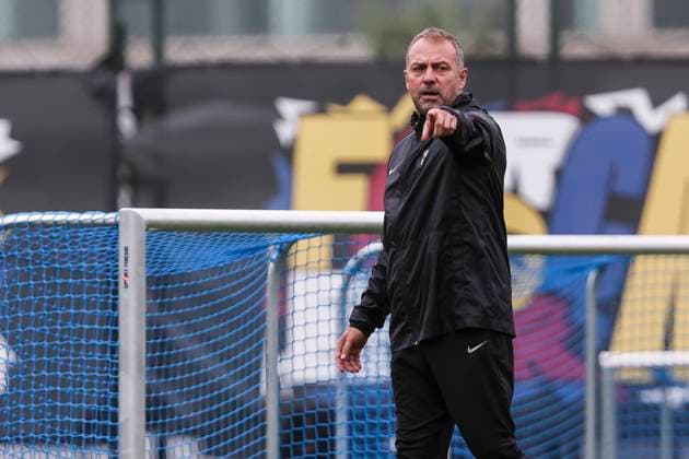 Sport Themen der Woche KW48 Sport Bilder des Tages November 25, 2024, Sant Joan Despi, Barcelona, SPAIN: Hansi Flick, head coach during the training day of FC Barcelona, Barca ahead UEFA Champions League, football match against Stade Brestois 29 at Ciudad Esportiva Joan Gamper on November 25, 2024 in Sant Joan Despi, Barcelona, Spain. Sant Joan Despi SPAIN - ZUMAa181 20241125_zaa_a181_008 Copyright: xJavierxBorregox