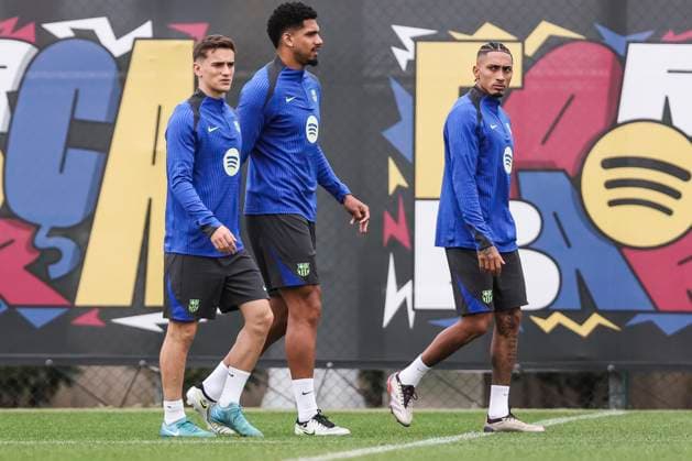 November 25, 2024, Sant Joan Despi, Barcelona, SPAIN: Pablo Martin Gavira Gavi, Ronald Araujo and Raphinha Dias Belloli during the training day of FC Barcelona, Barca ahead UEFA Champions League, football match against Stade Brestois 29 at Ciudad Esportiva Joan Gamper on November 25, 2024 in Sant Joan Despi, Barcelona, Spain. Sant Joan Despi SPAIN - ZUMAa181 20241125_zaa_a181_012 Copyright: xJavierxBorregox