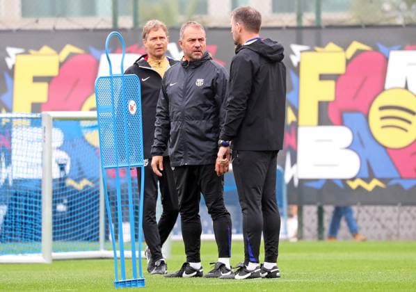 FC Barcelona, Barca Training Before Champions League Match Against Brest Hansi Flick participates in FC Barcelona training at the Joan Gamper sports city before the Champions League match against Stade Brestois 29 in Barcelona, Spain, on November 25, 2024. Barcelona Spain  Copyright: xUrbanandsportx originalFilename:urbanandsport-fcbarcel241125_npoU3.jpg