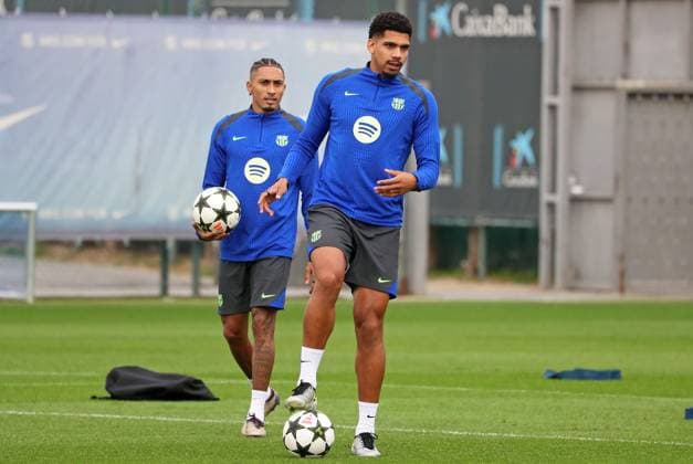 FC Barcelona, Barca Training Before Champions League Match Against Brest Ronald Araujo participates in FC Barcelona training at the Joan Gamper sports city, prior to the Champions League match against Stade Brestois 29, in Barcelona, Spain, on November 25, 2024. Barcelona Spain  Copyright: xUrbanandsportx originalFilename:urbanandsport-fcbarcel241125_npXSf.jpg