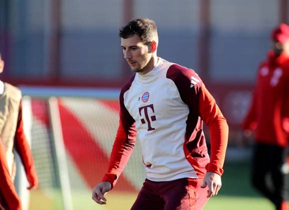 München, Deutschland, 25. November 2024: Fussball, Herren, Saison 2024 2025, FC Bayern München, Säbener Strasse, Trainingsgelände, Abschlusstraining, Champions League Leon Goretzka (FC Bayern München) Kopf, Oberkörper