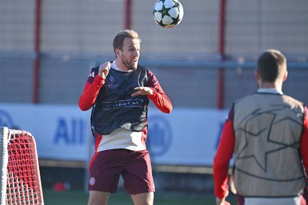 Harry KANE (Bayern Muenchen), Kopfball.Aktion, Abschlusstraining Fussball Champions League Ligaphase, FC Bayern Muenchen - Paris Saint German (PSG) am 26.11.2024, A L L I A N Z A R E N A.