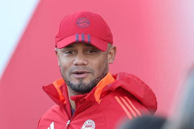 Trainer Vincent Kompany, Portraet, Portrait, Fussball Abschlusstraining - FC Bayern München vor UEFA Champions League-Spiel vs. Paris Saint-Germain 25.11.2024 Trainingsgelände, Säbenerstr. FOTO: Mladen Lackovic LakoPress